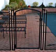 arched self-closing gate